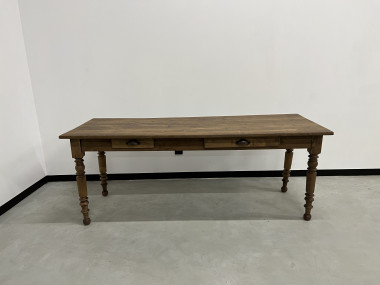 Table de ferme en chêne massif aux pieds tournés, vue 2