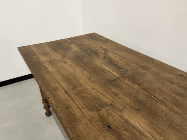 Table de ferme en chêne massif aux pieds tournés, vue 7