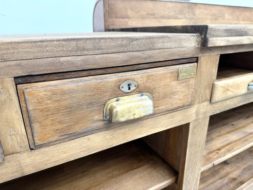 Grand comptoir de commerce ancien, vue 53